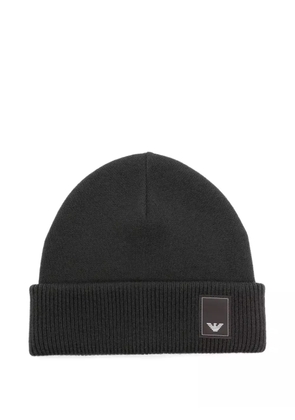 Emporio Armani logo-plaque ribbed beanie - Grey
