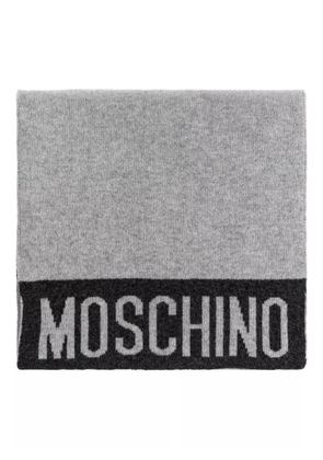 Moschino logo-detail scarf - Grey