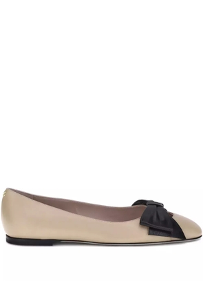 Valentino Garavani bow-embellished ballet flats - Neutrals