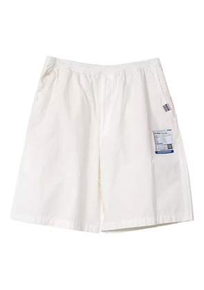 in･stru(men-tal). pocket-detail elasticated shorts - White