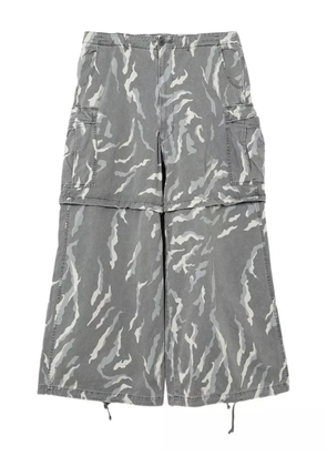 KAMIYA camouflage-pattern cargo trousers - Grey