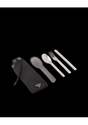 Stainless steel cutlery set