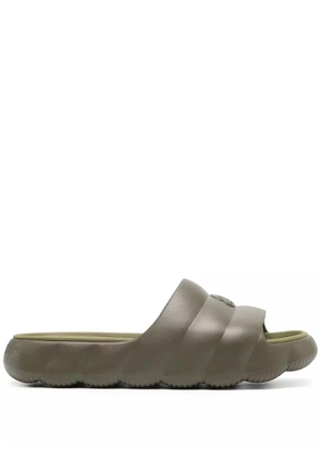 Moncler Lilo embossed-logo slides - Green