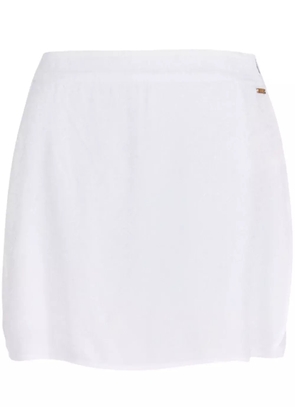 Armani Exchange logo-plaque high-waisted shorts - White