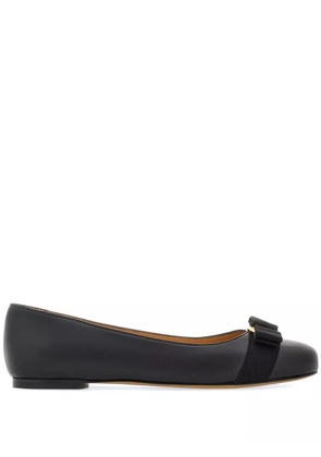 Ferragamo Varina leather ballerina shoes - Black