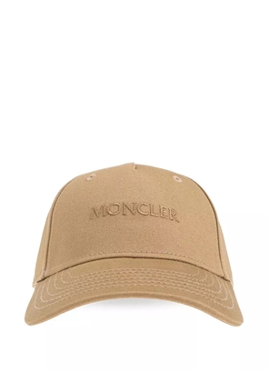 Moncler logo-embroidered cap - Neutrals