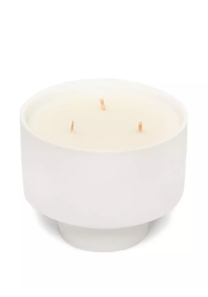 UNIFROM Winter Saga three-wick pedestal candle (280g) - White