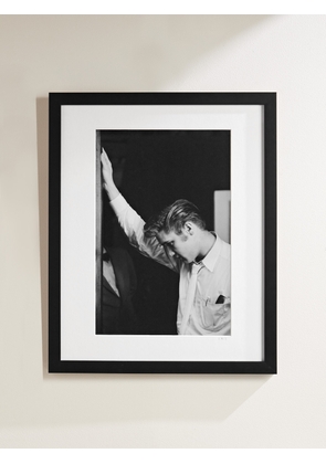 Sonic Editions - Framed 1956 Elvis Backstage Print, 20&quot; x 16&quot; - Men - Black