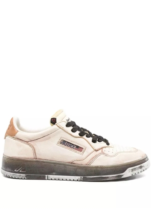 Autry Medalist distressed leather sneakers - Neutrals