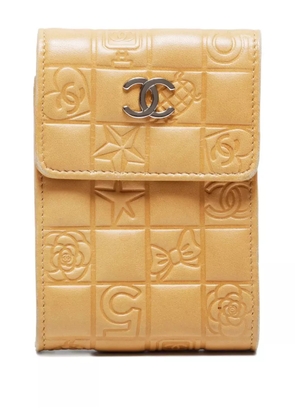 CHANEL Pre-Owned 2005 Icon-motif lambskin case - Neutrals