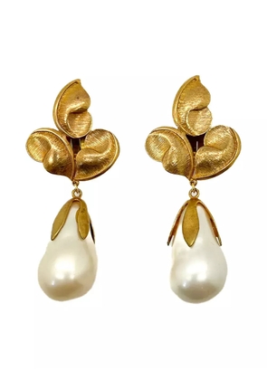 Jennifer Gibson Jewellery 1980s Farrah Lister pearl earrings - Gold