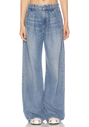 Citizens of Humanity Petra Pleated Wide Leg Jeans in Nensi - Denim-Light. Size 24 (also in 29, 32, 33).