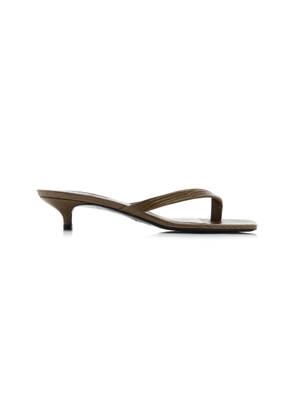 Toteme Lizard-Effect Leather Flip Flop Sandals - Moda Operandi