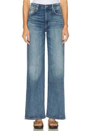 Citizens of Humanity Lyra Wide Leg Jeans in Cooper - Blue. Size 23 (also in 24, 25, 26, 27, 28, 29, 30, 31, 32, 33, 34).