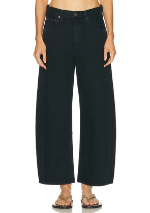 AGOLDE Low Curve Crop Jeans in Crushed - Black. Size 23 (also in 24, 25, 26, 27, 28, 29, 30, 31, 32, 33, 34).
