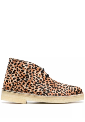 Clarks Originals leopard-print desert boots - Brown