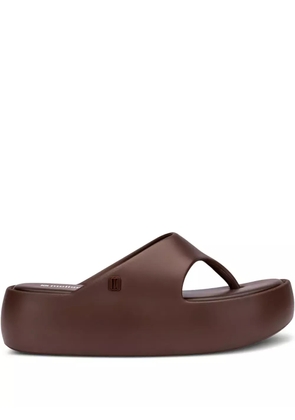 Melissa platform slides - Brown