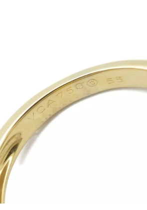 Van Cleef & Arpels Pre-Owned 2010s 18K yellow gold Alhambra mother of pearl and diamond ring