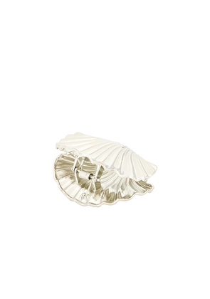 Jordan Road Seashell Hair Clip in Metallic Silver.
