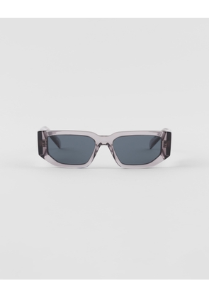 Sunglasses with triangle logo