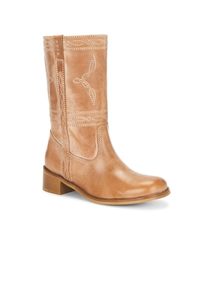 Dico Copenhagen Julia Western Stitch Gaucho Boot in Tan. Size 36. Also in 37, 39.