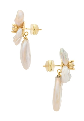 SHASHI Fleur De Cleo Earring in Ivory.