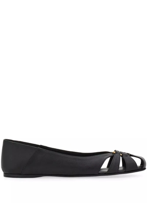 Ferragamo Gancini ornament flat ballerina shoes - Black