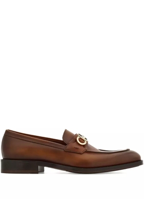 Ferragamo Gancini buckle loafers - Brown