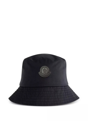 Moncler logo-plaque bucket hat - Blue