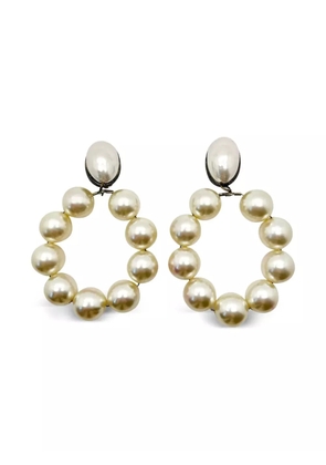 Jennifer Gibson Jewellery 1960s Mabé Pearl hoop earrings - Silver
