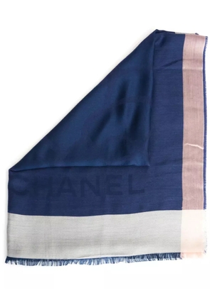 CHANEL Pre-Owned 2000s Camellia cashmere scarf - Blue