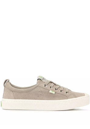 Cariuma OCA low-top suede sneakers - Grey