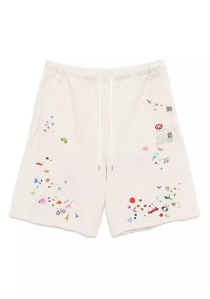 Maison MIHARA YASUHIRO graphic-printed shorts - Neutrals