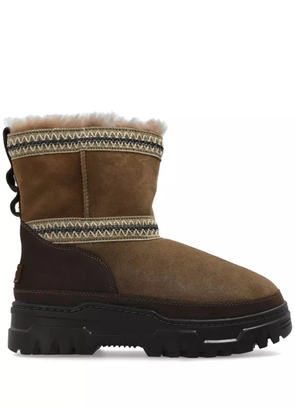 UGG 44mm Classic Mini TrailGrazer boots - Brown