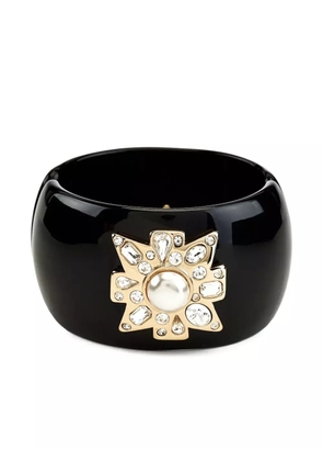 Kenneth Jay Lane pearl-embellished bangle bracelet - Black