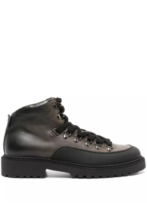 Doucal's lace-up leather ankle boots - Grey