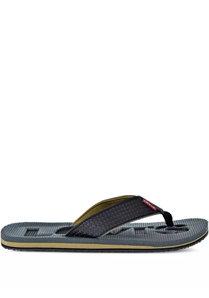 Levi's Kyle Sport logo-embossed flip flops - Black