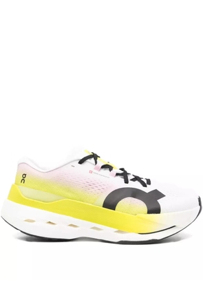 On Running Cloudboom logo-print sneakers - Yellow