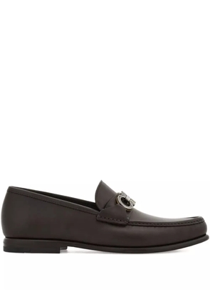 Ferragamo Gancini-buckle loafers - Brown