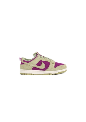 Nike Dunk Low Retro SE Sneakers