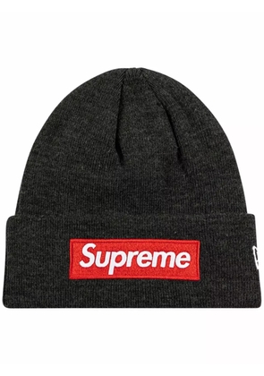 Supreme x New Era Box Logo knitted beanie - Grey