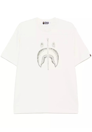 A BATHING APE® logo-print T-shirt - Neutrals