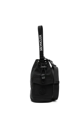 Moncler mini logo-patch bucket bag - Black