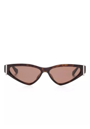 Alexander McQueen Eyewear cat-eye frame sunglasses - Brown