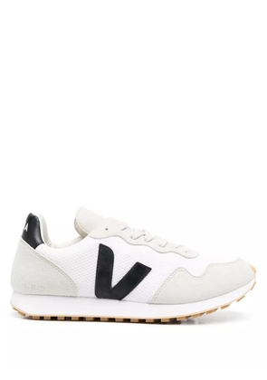 VEJA logo-patch low-top sneakers - Neutrals