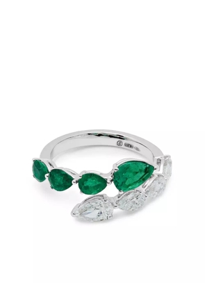 Jewels Aficionado 18kt white gold Bypass emerald and diamond ring - Silver