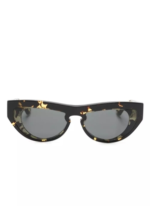 Burberry Eyewear cat-eye sunglasses - Brown