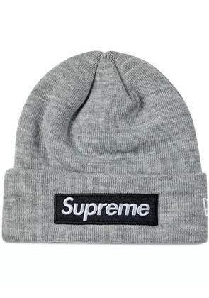 Supreme x New Era Box Logo knitted beanie - Grey