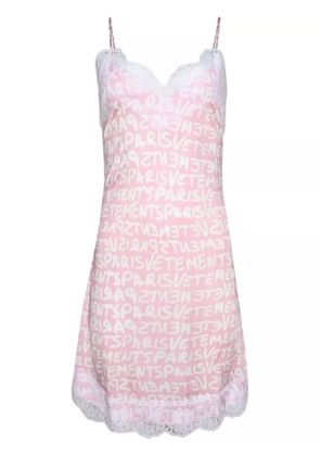 VETEMENTS logo-print lace-trim minidress - Pink