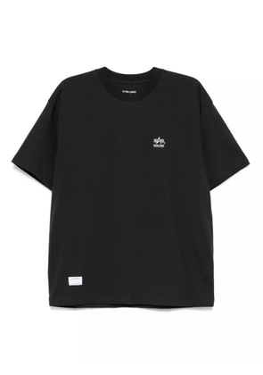 izzue logo-embroidered T-shirt - Black